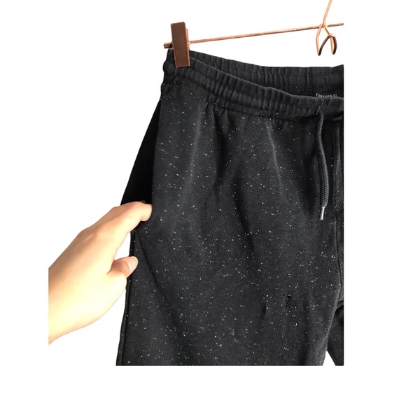 Forever 21 | Black & White high rise jogger sweatpants - Picture 4 of 10